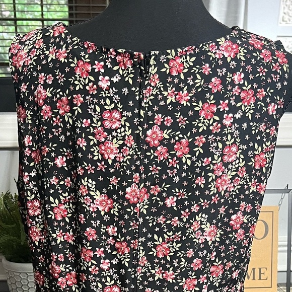 Kathie Lee Floral Maxi Dress - Picture 5 of 5